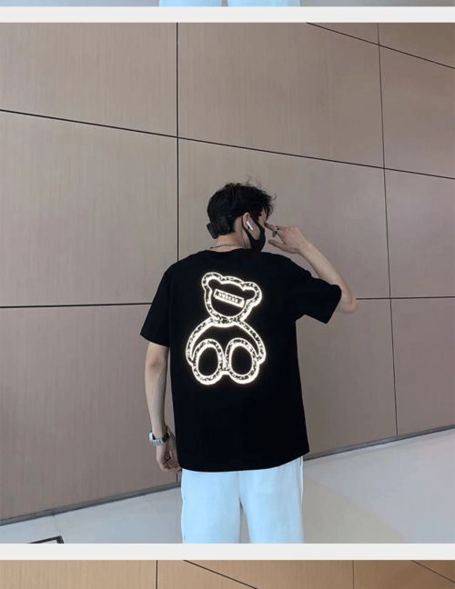 湯河之家 2021夏季小熊反光T恤，青春潮流的時尚宣言